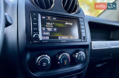 Внедорожник / Кроссовер Jeep Compass 2014 в 