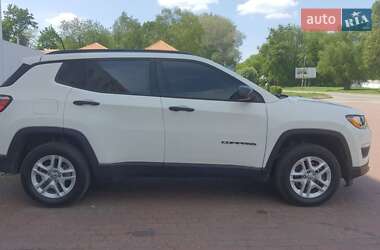 Внедорожник / Кроссовер Jeep Compass 2017 в 