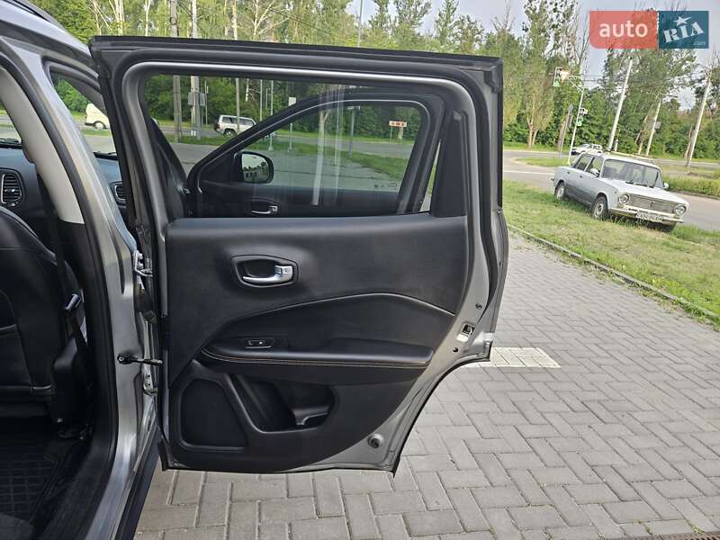 Внедорожник / Кроссовер Jeep Compass 2017 в Харькове