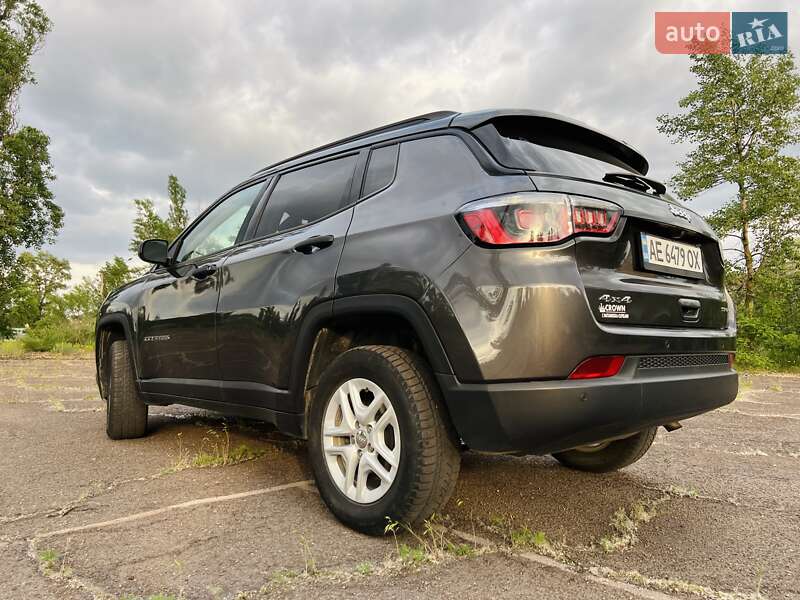 Внедорожник / Кроссовер Jeep Compass 2017 в Каменском