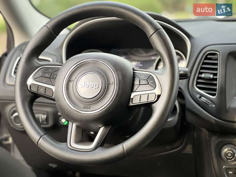 Внедорожник / Кроссовер Jeep Compass 2017 в Каменском