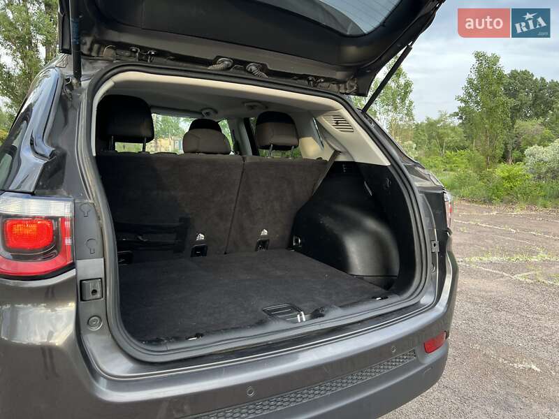 Внедорожник / Кроссовер Jeep Compass 2017 в Каменском