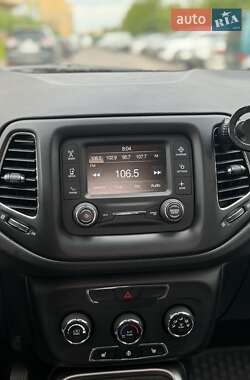Внедорожник / Кроссовер Jeep Compass 2018 в 