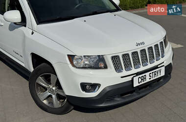 Внедорожник / Кроссовер Jeep Compass 2015 в 
