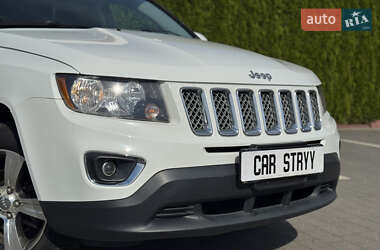 Внедорожник / Кроссовер Jeep Compass 2015 в 