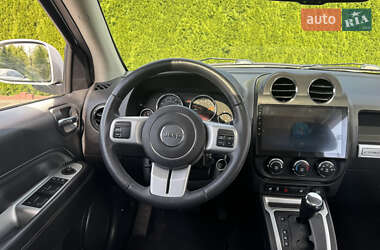 Внедорожник / Кроссовер Jeep Compass 2015 в 