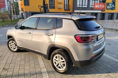 Внедорожник / Кроссовер Jeep Compass 2018 в 