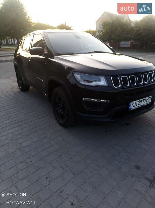 Внедорожник / Кроссовер Jeep Compass 2017 в Киеве