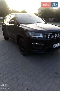Внедорожник / Кроссовер Jeep Compass 2017 в 