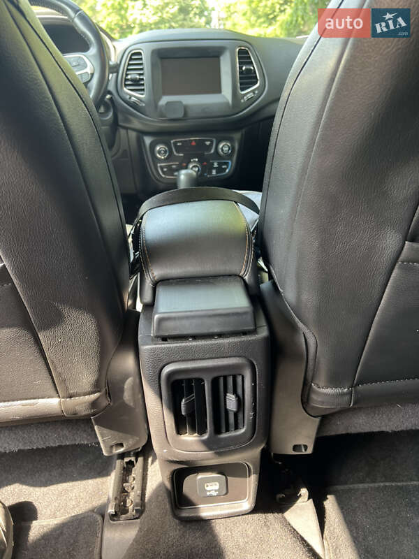 Внедорожник / Кроссовер Jeep Compass 2019 в Киеве