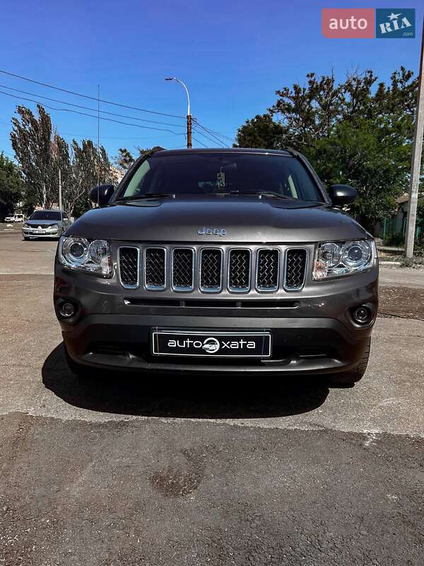 Позашляховик / Кросовер Jeep Compass 2014 в 