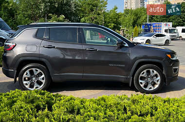 Внедорожник / Кроссовер Jeep Compass 2017 в 