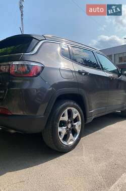 Внедорожник / Кроссовер Jeep Compass 2018 в 