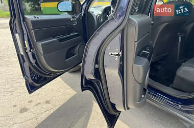 Позашляховик / Кросовер Jeep Compass 2012 в 
