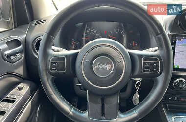 Позашляховик / Кросовер Jeep Compass 2012 в 