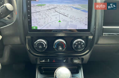 Позашляховик / Кросовер Jeep Compass 2012 в 