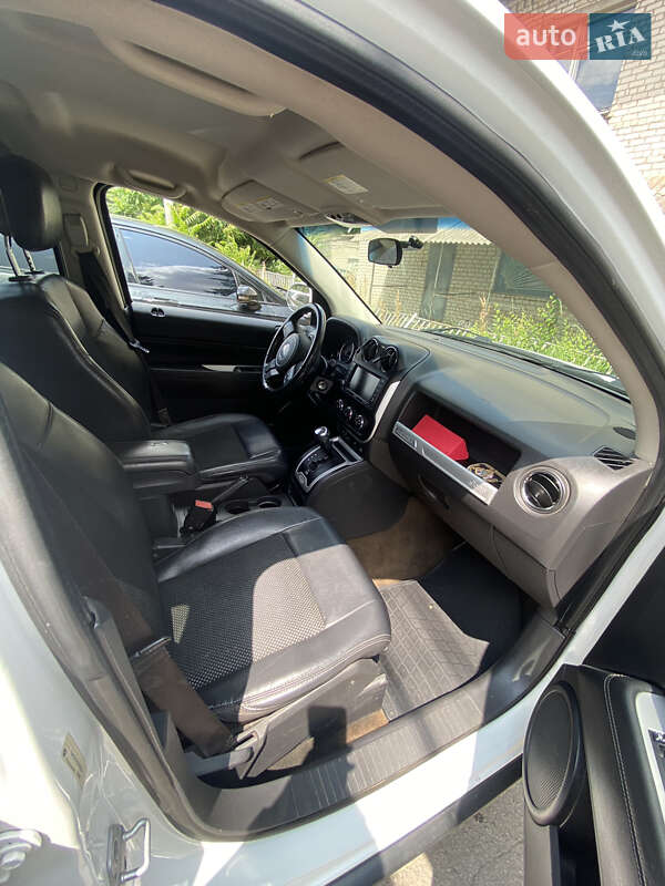 Позашляховик / Кросовер Jeep Compass 2013 в Солоному