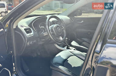 Внедорожник / Кроссовер Jeep Compass 2018 в 