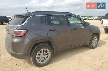 Внедорожник / Кроссовер Jeep Compass 2019 в 