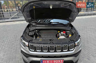 Внедорожник / Кроссовер Jeep Compass 2022 в 