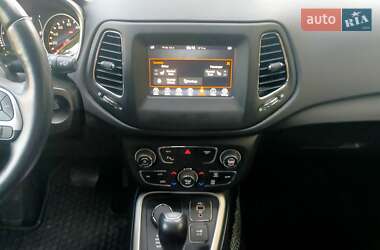 Внедорожник / Кроссовер Jeep Compass 2019 в 