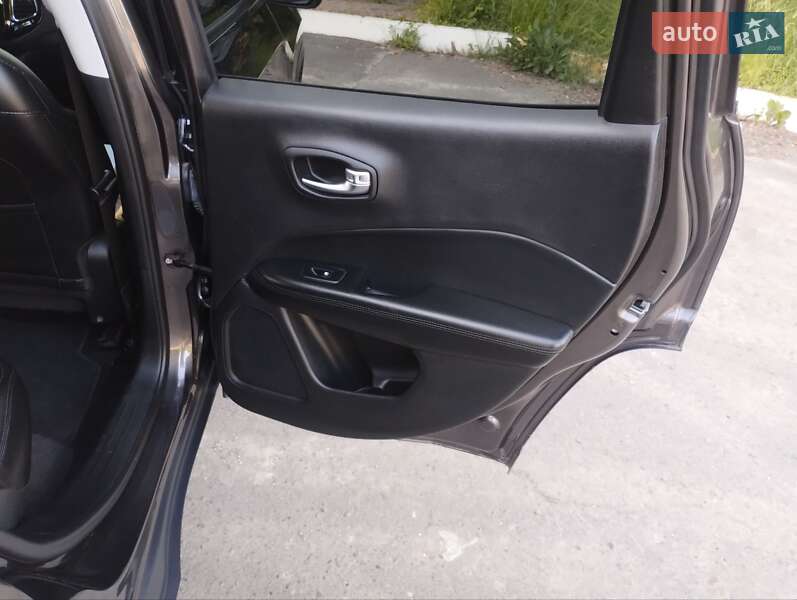 Внедорожник / Кроссовер Jeep Compass 2019 в Дубно
