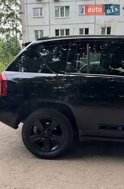 Внедорожник / Кроссовер Jeep Compass 2013 в 