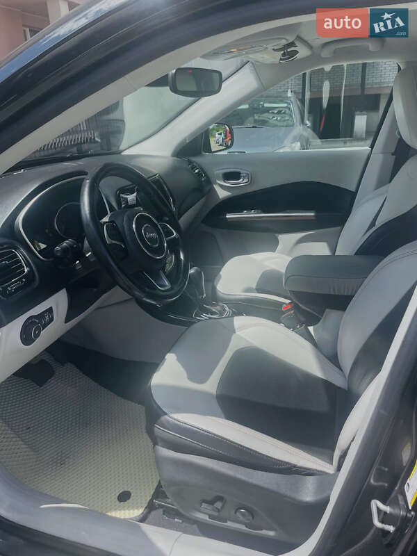 Внедорожник / Кроссовер Jeep Compass 2020 в Новояворовске