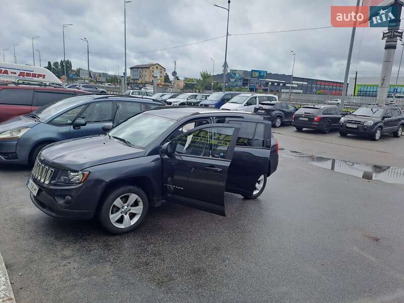 Внедорожник / Кроссовер Jeep Compass 2014 в Киеве