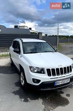 Внедорожник / Кроссовер Jeep Compass 2014 в 