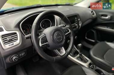 Внедорожник / Кроссовер Jeep Compass 2018 в 