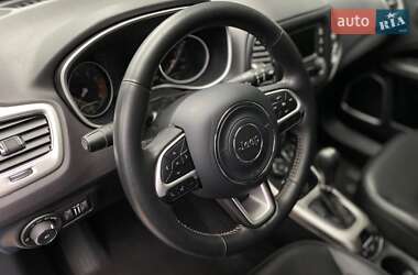 Внедорожник / Кроссовер Jeep Compass 2018 в 