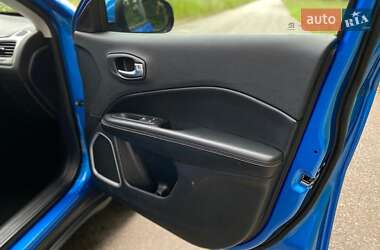 Внедорожник / Кроссовер Jeep Compass 2018 в 