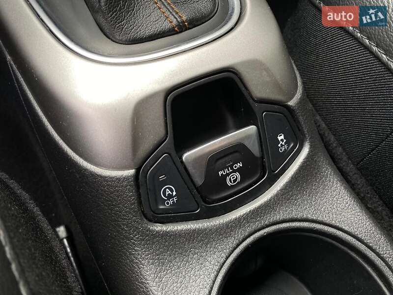Внедорожник / Кроссовер Jeep Compass 2018 в Киеве