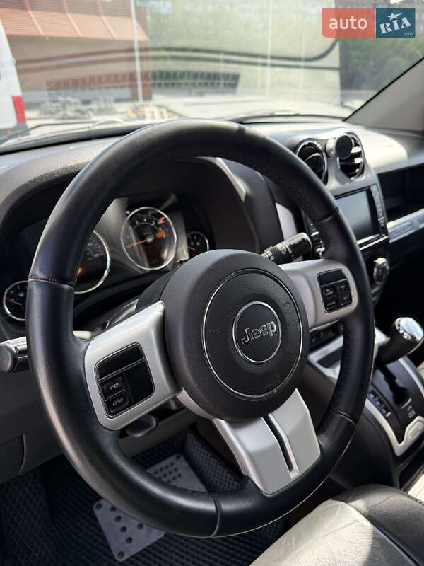 Внедорожник / Кроссовер Jeep Compass 2014 в Кривом Роге