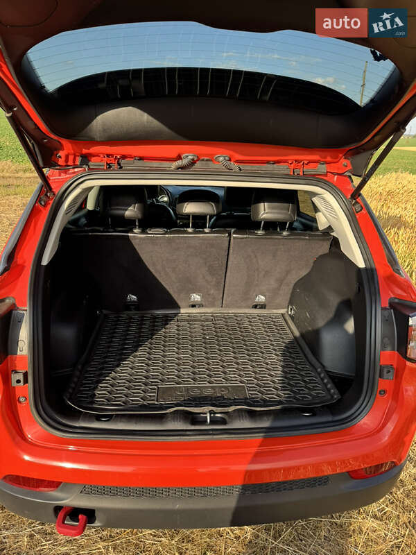 Внедорожник / Кроссовер Jeep Compass 2017 в Смеле