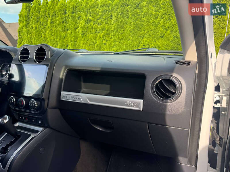 Внедорожник / Кроссовер Jeep Compass 2015 в Стрые