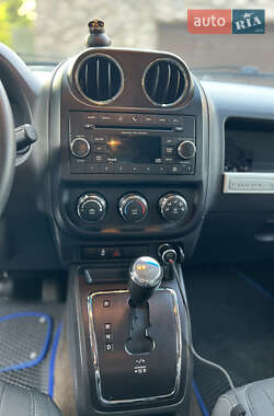 Внедорожник / Кроссовер Jeep Compass 2015 в 