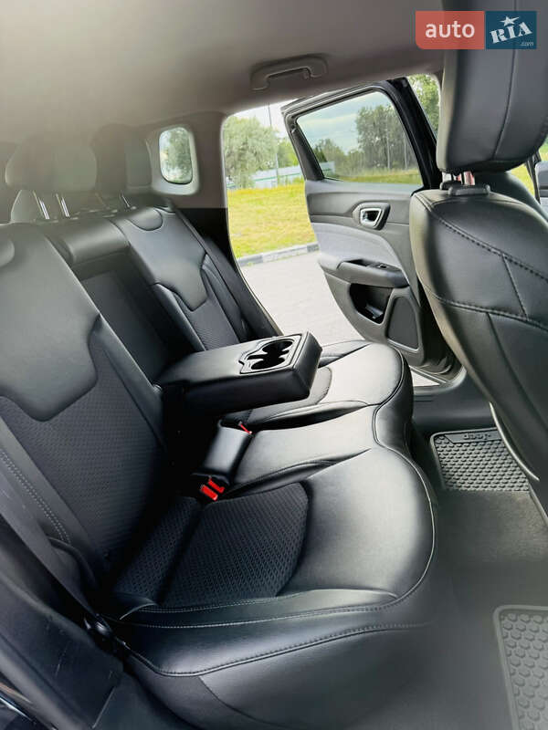 Внедорожник / Кроссовер Jeep Compass 2022 в Киеве