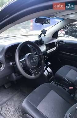 Внедорожник / Кроссовер Jeep Compass 2013 в 