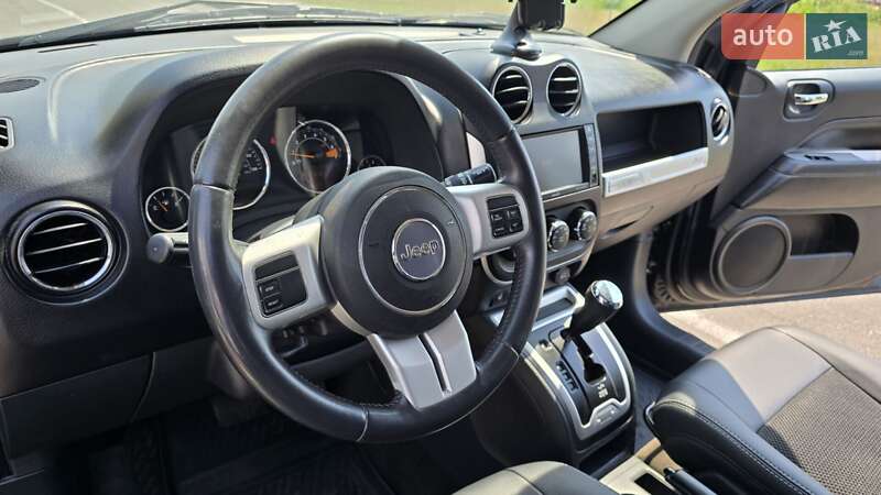 Внедорожник / Кроссовер Jeep Compass 2015 в Киеве