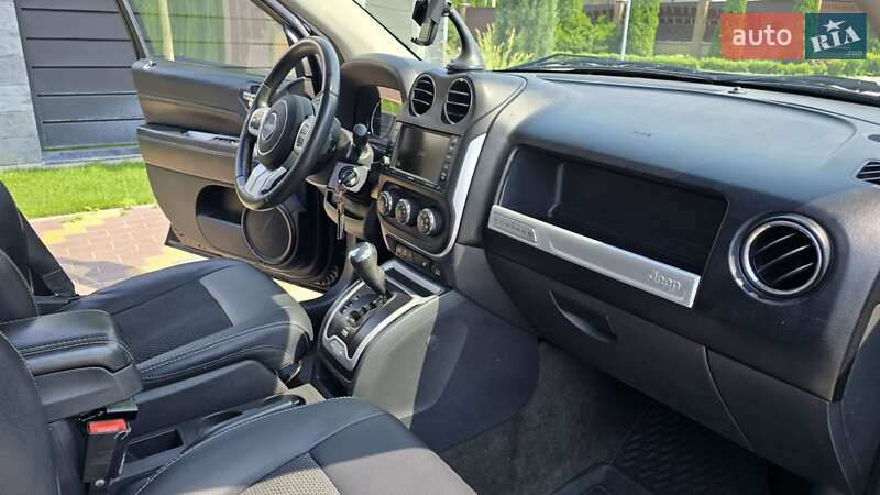Внедорожник / Кроссовер Jeep Compass 2015 в Киеве