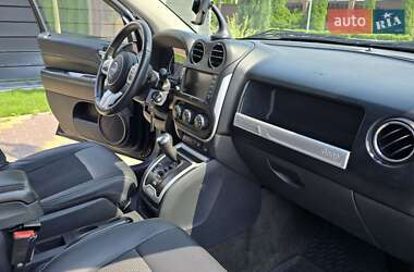 Внедорожник / Кроссовер Jeep Compass 2015 в 