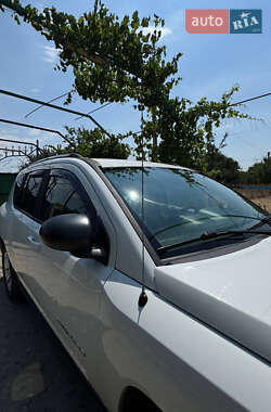 Внедорожник / Кроссовер Jeep Compass 2011 в 