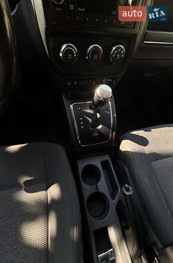 Внедорожник / Кроссовер Jeep Compass 2011 в 