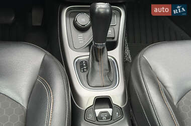 Внедорожник / Кроссовер Jeep Compass 2017 в 