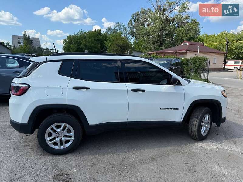 Внедорожник / Кроссовер Jeep Compass 2017 в Каменском