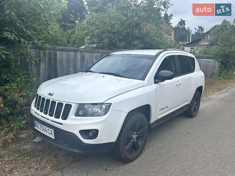 Внедорожник / Кроссовер Jeep Compass 2015 в Киеве