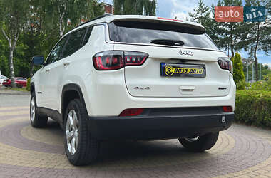Внедорожник / Кроссовер Jeep Compass 2018 в 