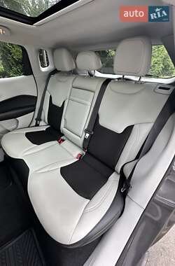 Позашляховик / Кросовер Jeep Compass 2017 в 